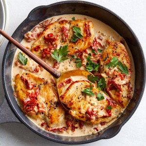 Escalopes de poulet fermier sauce à la crème de tomates séchées