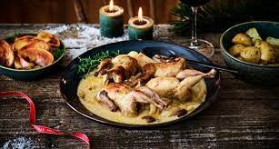 Plat mijoté festif aux cailles et pommes
