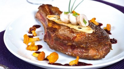 Côte de boeuf aux girolles