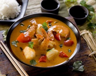 Gambas et noix de coquilles St Jacques au curry