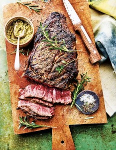 Côte de bœuf marinée à l’argentine grillée au barbecue